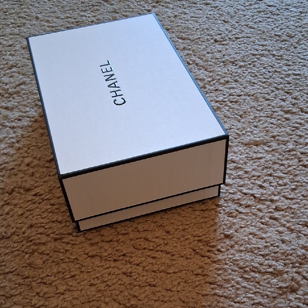 Authentic CHANEL White Box with Black Logo And Chanel Logo Pouch - Picture 7 of 11